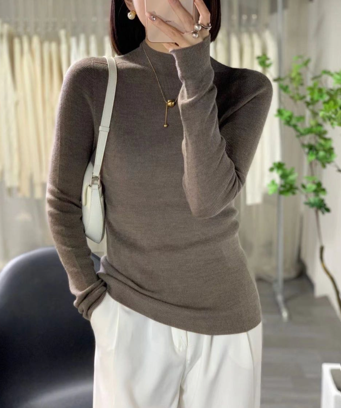 【LuvLux新作】洗濯機洗い可能 メリノウール100%モックネックセーター/ニット